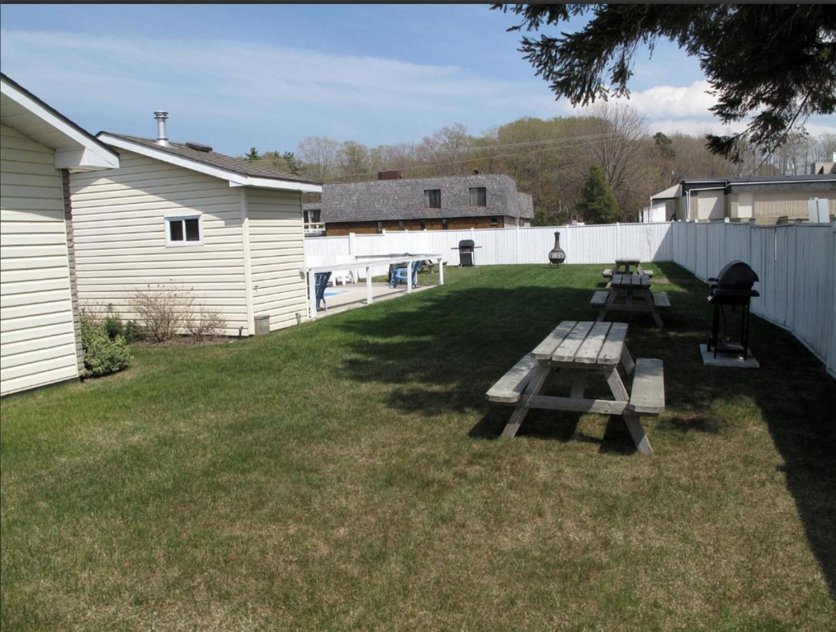 Centennial Motel Sauble Beach Exterior photo